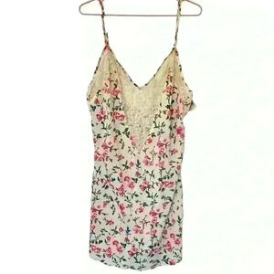 Victoria’s Secret Floral Slip Vintage 90s